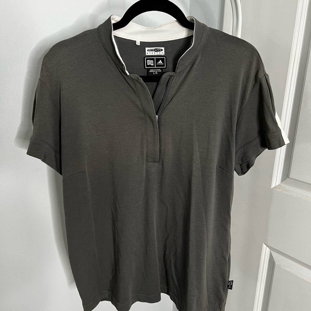 ADIDAS L Short Sleeve 1/4 Zip Pullover Top Size Large casual comfort